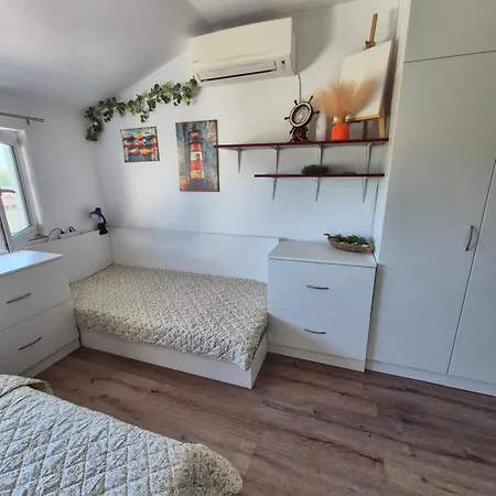 за гости роси Szinemorec